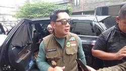 Ridwan Kamil Tinjau Mapolsek Astana Anyar Pascaledakan Bom, Imbau Warga Bandung Tenang<