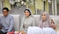 Cantiknya Erina Gudono, Calon Istri Kaesang Pangarep Ikuti Khataman Alquran