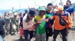 3 Hari Terombang-ambing di Laut, 2 Nelayan Pulang ke Situbondo Diiringi Isak Tangis