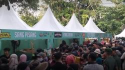 Stand Makanan Gratis di Ngunduh Mantu Kaesang-Erina Diserbu Warga