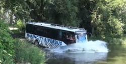 Kenapa Sopir Bus Suka Lempar Uang di Tempat Angker? Ada Tolak Bala