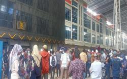 Ratusan Ibu-ibu dan Warga di Pekanbaru Demo Tuntut Penutupan Club Malam