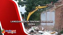 Belasan Bangunan Liar di Pemalang Dirobohkan, Dinilai Langgar Aturan