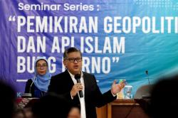   Hasto Beberkan Pemikiran Geopolitik Soekarno di Hadapan Dosen dan Mahasiswa UIN Sunan Kalijaga
