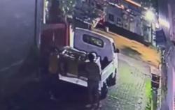 1 Keluarga Pencuri Etalase Lintas Kabupaten Terekam CCTV saat Beraksi