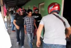 Polisi Gerebek Kampung Narkoba di Medan, 4 Orang Ditangkap, Bandar Perempuan Kabur<
