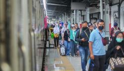 Catat! Ini Prediksi Tanggal Puncak Arus Mudik dan Balik Libur Nataru 2024   <