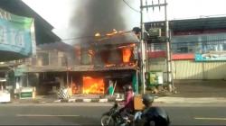 2 Ruko di Cipatat KBB Ludes Terbakar, Warga Panik dan Takut Api Merembet<