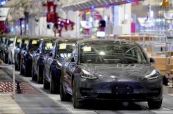 Goyang Gara-Gara Twitter, Elon Musk Jual Sebagian Saham Tesla Rp56,2 Triliun