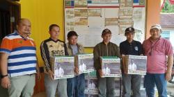 Korban Gempa Bumi di Pakenjeng Garut Dapat Bantuan dari Pengusaha Muda Dadan Tri<