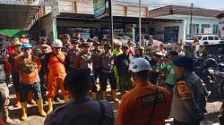 Banjir  Bandang Sumedang, Aktivitas Warga Sawahdadap Terhenti akibat Lumpur Tebal<
