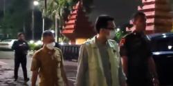 Kembali Obok-Obok DPRD Jatim, KPK Bawa ASN Berinisial AS Beserta Tas Hitam