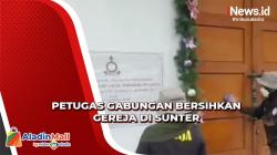Siapkan Perayaan Natal 2022, Petugas Gabungan Bersih-Bersih Gereja di Sunter