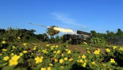 Marinir TNI AL Gunakan Roket Vampire Gempur Pertahanan Musuh