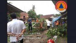 Angin Kencang Terjang Citeureup Bogor, 13 Atap Rumah Rusak<