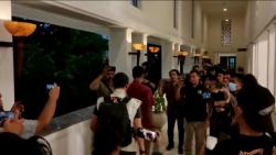 KPK Geledah Ruang Kerja Gubernur dan Wakil Gubernur Jatim