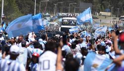 Fans Argentina Balas Petisi Suporter Prancis: Berhenti Menangis Les Bleus!