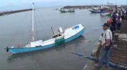 Dihantam Gelombang, Kapal Muatan Semen dan Besi Tenggelam di Pelabuhan Kalbut Situbondo