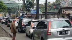 Arus Lalu Lintas ke Lembang KBB Padat, Polisi Lakukan Rekayasa One Way<