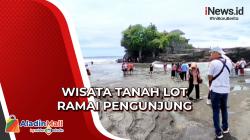 Libur Nataru, Wisatawan Padati Tanah Lot  di Bali 