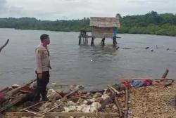 Gelombang Tinggi Terjang Buton, Puluhan Rumah Rusak Belasan Hanyut