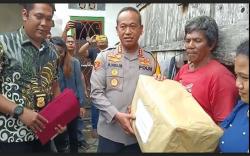 Air Mata Mulyadi Tumpah saat Didatangi Kapolrestabes Palembang usai Dianiaya Penagih Utang  <