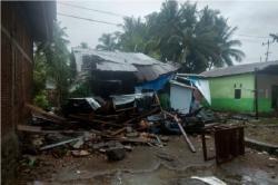 13 Rumah Warga di Mamuju Rusak Berat Diterjang Gelombang Pasang Air Laut<