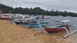 Dermaga Rakyat Padangbai Tunda Pelayaran akibat Cuaca Buruk di Selat Lombok