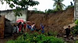 Pagar Tembok Bangunan Setinggi 5 Meter Milik Pengusaha di Sikka Roboh, Timpa Rumah Warga