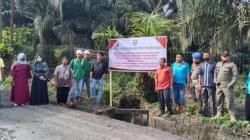 Diduga Cemari Air Sungai, Pembuangan Limbah Pabrik Sawit Disegel Pemkab Pasaman Barat <