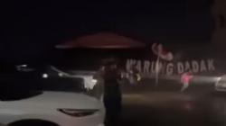 Viral Warung Dadakan Banjarmasin Roboh Diterjang Angin Kencang, Warga Berlarian<
