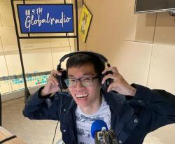 Dengarkan Shandy Luo, Penyiar Global Radio yang Populer di TikTok Ayo Main!