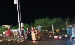 Mamuju Dilanda Angin Kencang, Puluhan Lapak di Pantai Manakarra Rusak<