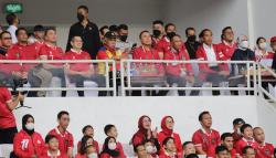 Duduk Sejajar dengan Jokowi, HT Nonton Timnas Indonesia vs Thailand