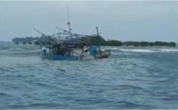 Tabrak Karang, Kapal Pengangkut Air Mineral Tenggelam di Perairan Kepulauan Seribu