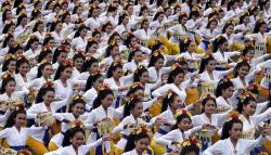 Ribuan Seniman Bawa Tari Bhakti Marga di Jembrana Bali