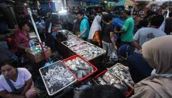 Pasar Ikan Diserbu Pembeli Jelang Perayaan Malam Tahun Baru 2023