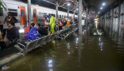 Stasiun Semarang Tawang Banjir, Perjalanan Kereta Api Terganggu