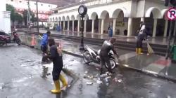 Usai Tahun Baruan di Kota Bandung, Sampah Berserakan di Mana-mana<