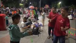 Terompet Tahun Baru Sepi di Surabaya, Kalah dengan Lato-Lato yang Lebih Membahana 