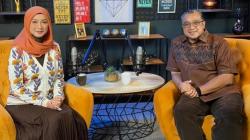 5 Artis Kuliah hingga Lulus S3, Nomor 3 Mantan Pedangdut Era 1990-an 