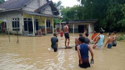 Banjir Sampang, PLN Padamkan Listrik di Lokasi yang Terendam Air<