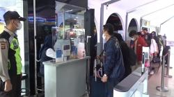 Perjalanan KA dari Bandung ke Semarang Masih Terlambat Lebih dari 4 Jam