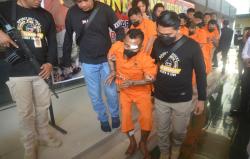  Polisi Ringkus Komplotan Perampok Bersenpi di Batang, Otak Perampokan Buron 