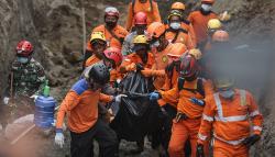 2 Orang Meninggal Tertimbun Longsor Proyek Perumahan di Sleman