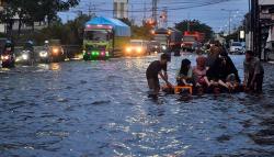 Jalan Pantura Kudus Sudah 3 Hari Terendam Banjir