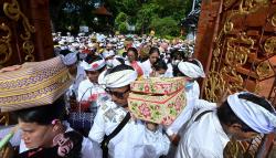 5 Contoh Ucapan Galungan dan Kuningan 2025: Penuh Doa dan Makna