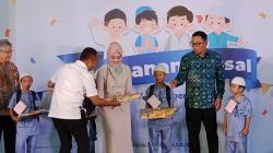 Cerita Nenek Ai Bahagia Dibantu Bank Bjb Khitankan Cucu di Masa Liburan<