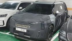 Kia Carnival Generasi Terbaru EV9 Tertangkap Kamera Gendong Mesin Hybrid