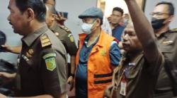 Eks Bupati Inhil Ditahan Jaksa, Diduga Korupsi Penyertaan Modal BUMD<